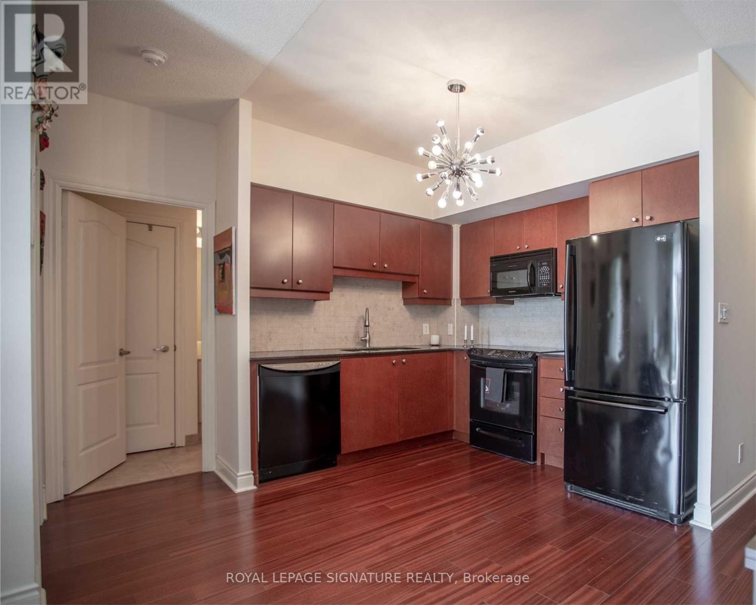 212 - 1105 Leslie Street, Toronto (Banbury-Don Mills), Ontario  M3C 4G9 - Photo 9 - C13812656