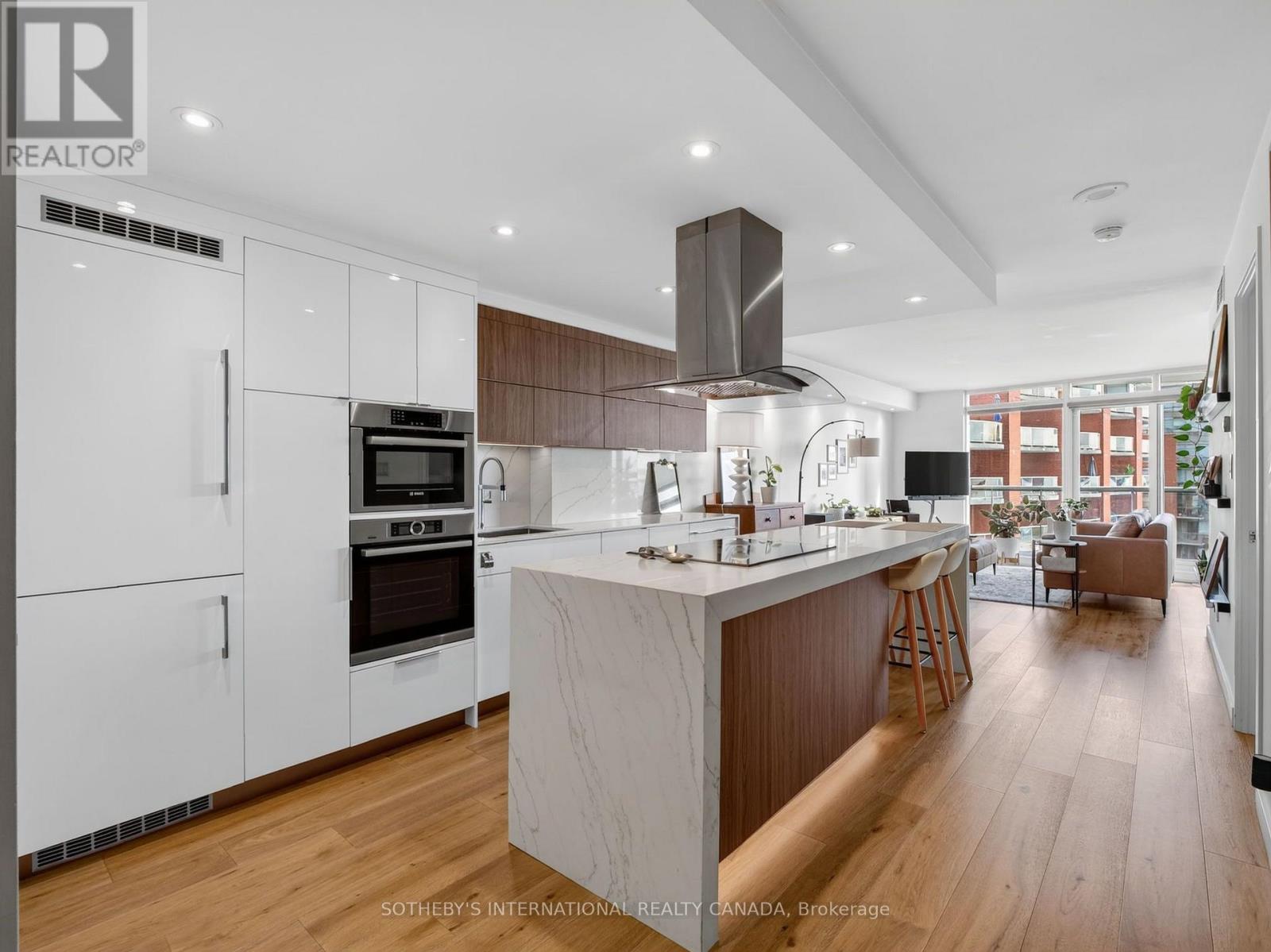 906 - 550 Queens Quay W, Toronto, Ontario  M5V 3M8 - Photo 2 - C13812718