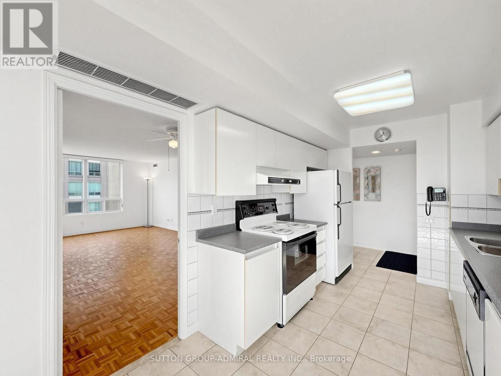 1004 - 2 Covington Road, Toronto, Ontario  M6A 3E2 - Photo 20 - C13812732