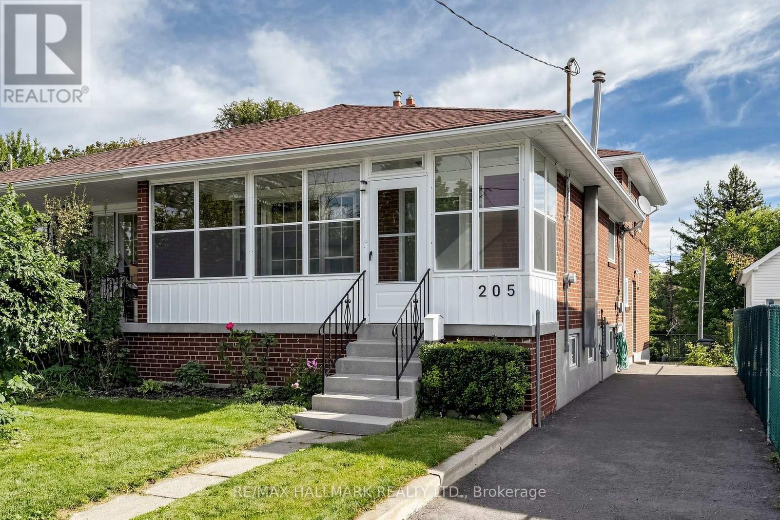 205 VAUXHALL DRIVE, Toronto, Ontario