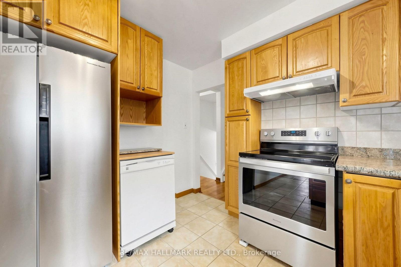 205 Vauxhall Drive, Toronto, Ontario  M1P 1R6 - Photo 10 - E13812626