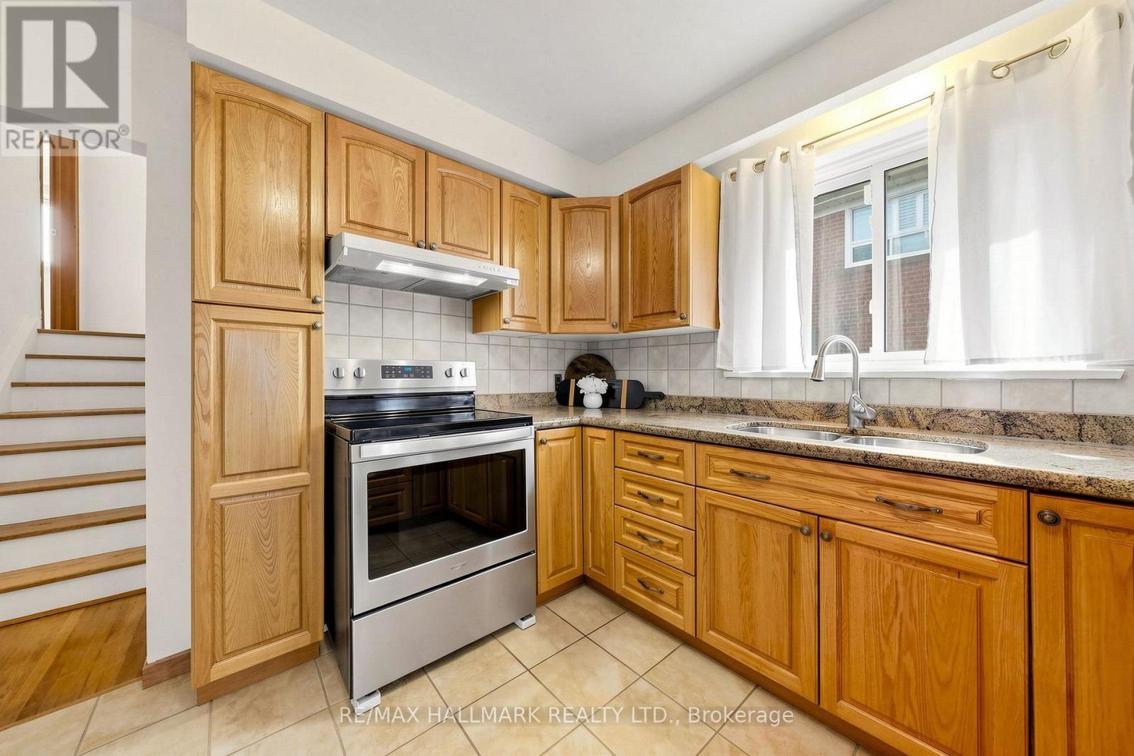 205 Vauxhall Drive, Toronto, Ontario  M1P 1R6 - Photo 8 - E13812626