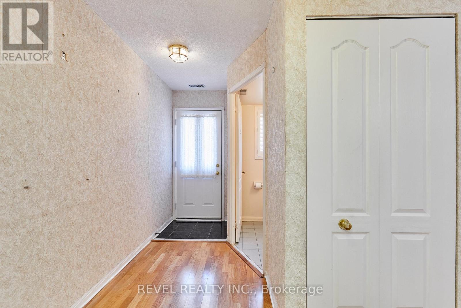 411 - 1400 The Esplanade N, Pickering, Ontario  L1V 6V2 - Photo 3 - E13812704