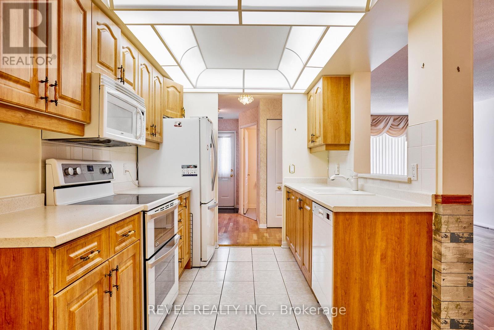 411 - 1400 The Esplanade N, Pickering, Ontario  L1V 6V2 - Photo 6 - E13812704