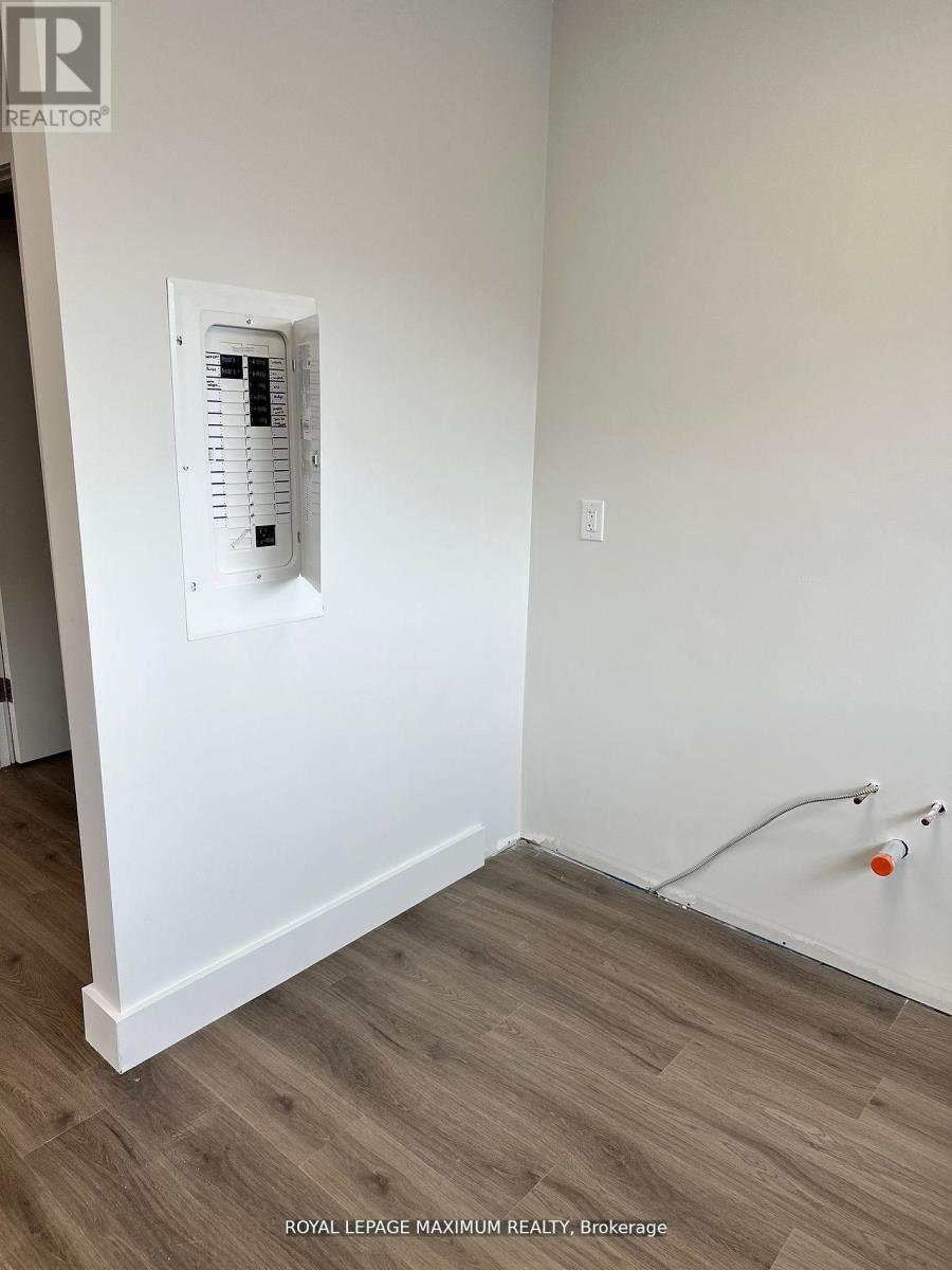 200 - 172 King Street E, Oshawa, Ontario  L1H 1B7 - Photo 6 - E13812754