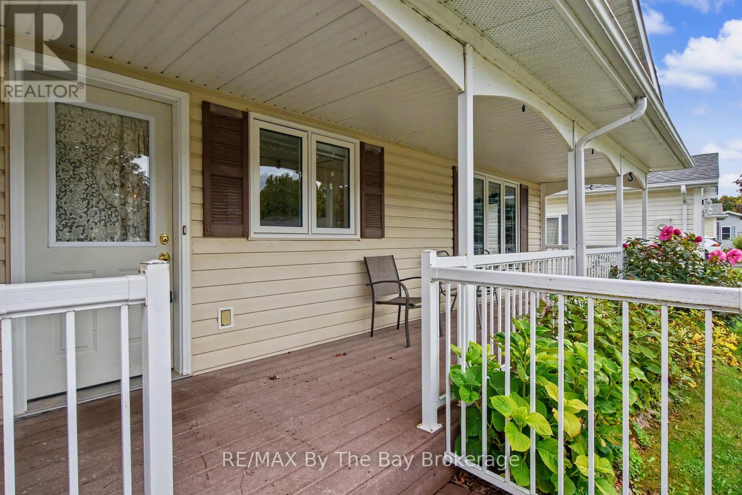 30 St James Place, Wasaga Beach, Ontario  L9Z 3A8 - Photo 7 - S13812694