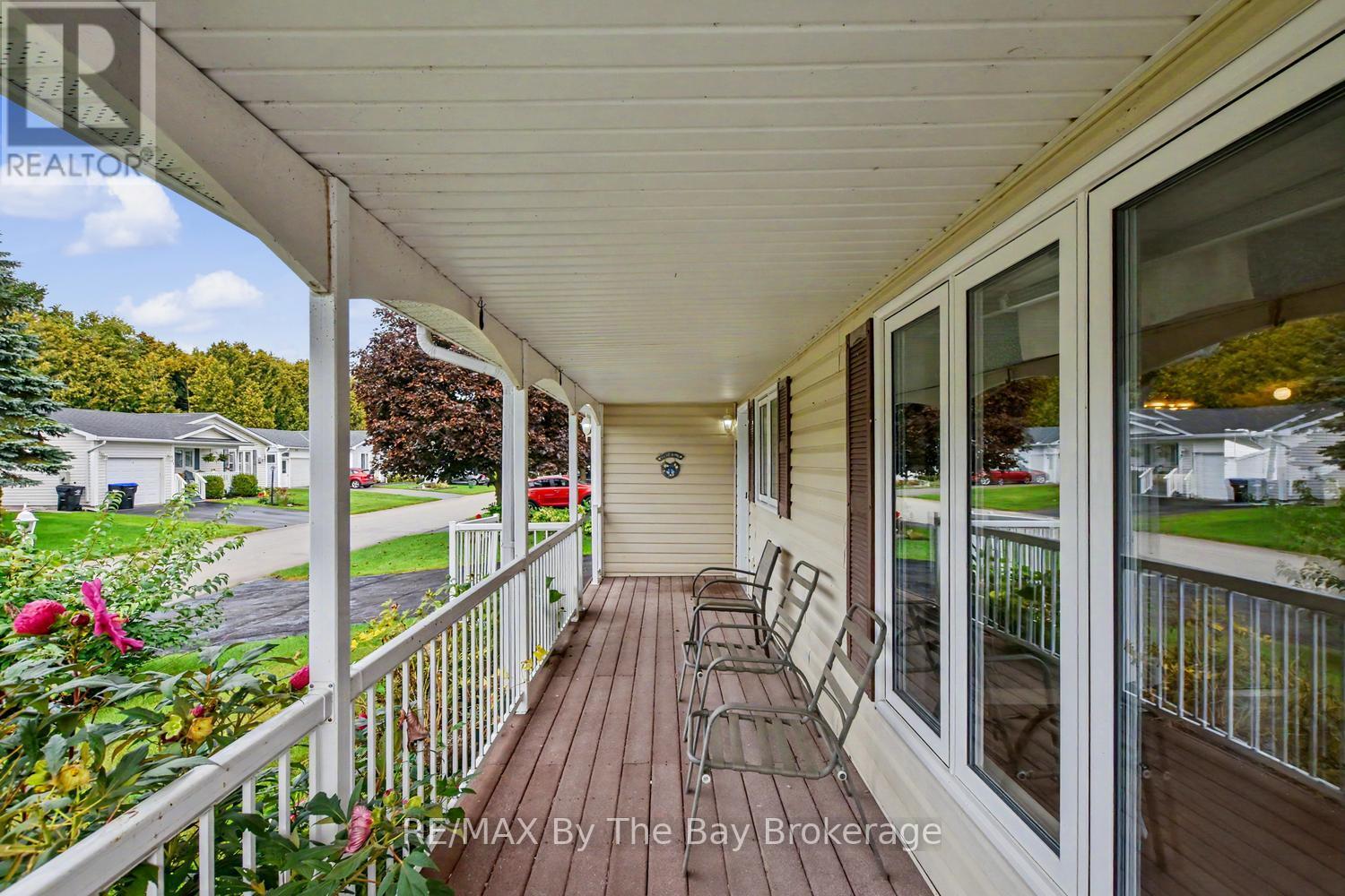 30 St James Place, Wasaga Beach, Ontario  L9Z 3A8 - Photo 9 - S13812694