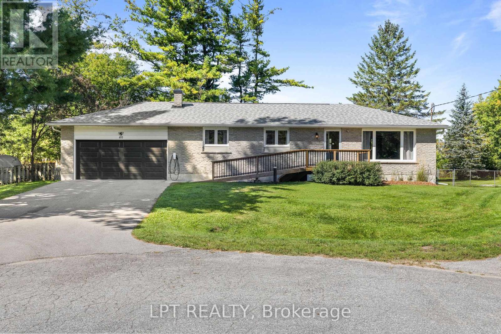 40 Rosemary Lane, Georgina, Ontario  L0E 1N0 - Photo 3 - N13812670