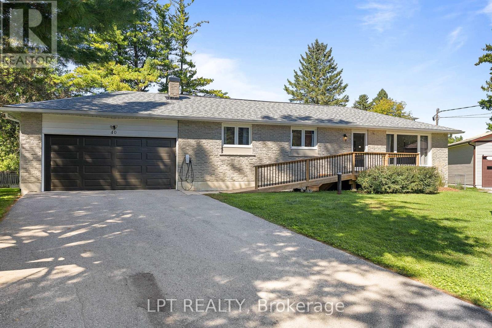 40 Rosemary Lane, Georgina, Ontario  L0E 1N0 - Photo 4 - N13812670