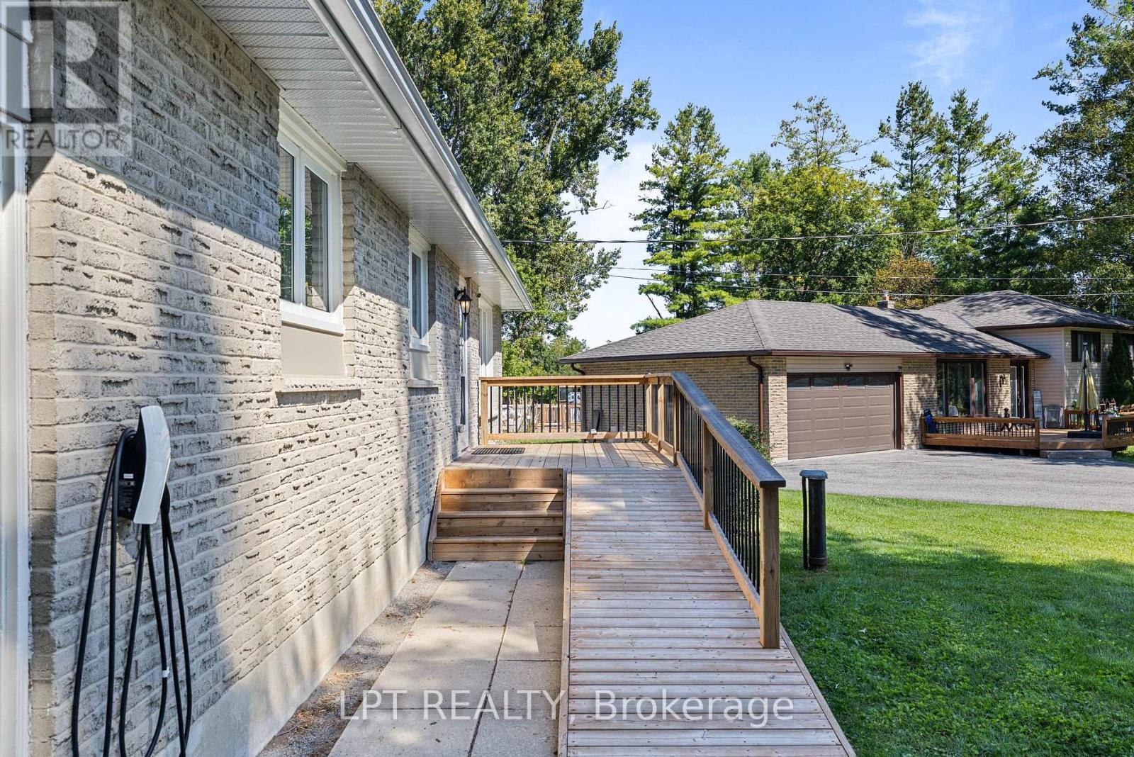 40 Rosemary Lane, Georgina, Ontario  L0E 1N0 - Photo 5 - N13812670