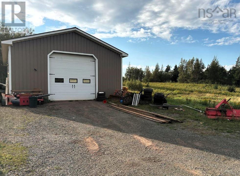 3895 Barronsfield Road photo 2