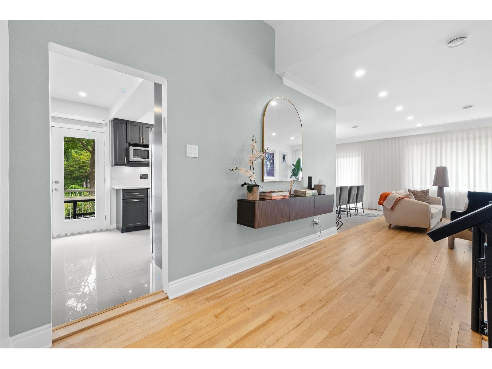 2420 Rue Major Montréal (Saint-Laurent) Quebec Canada H4M1E4 5