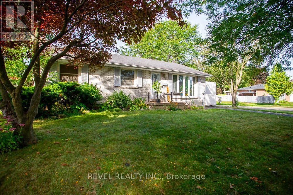 2 Morning Dew Drive, Brantford, Ontario  N3R 3P2 - Photo 2 - X13812620