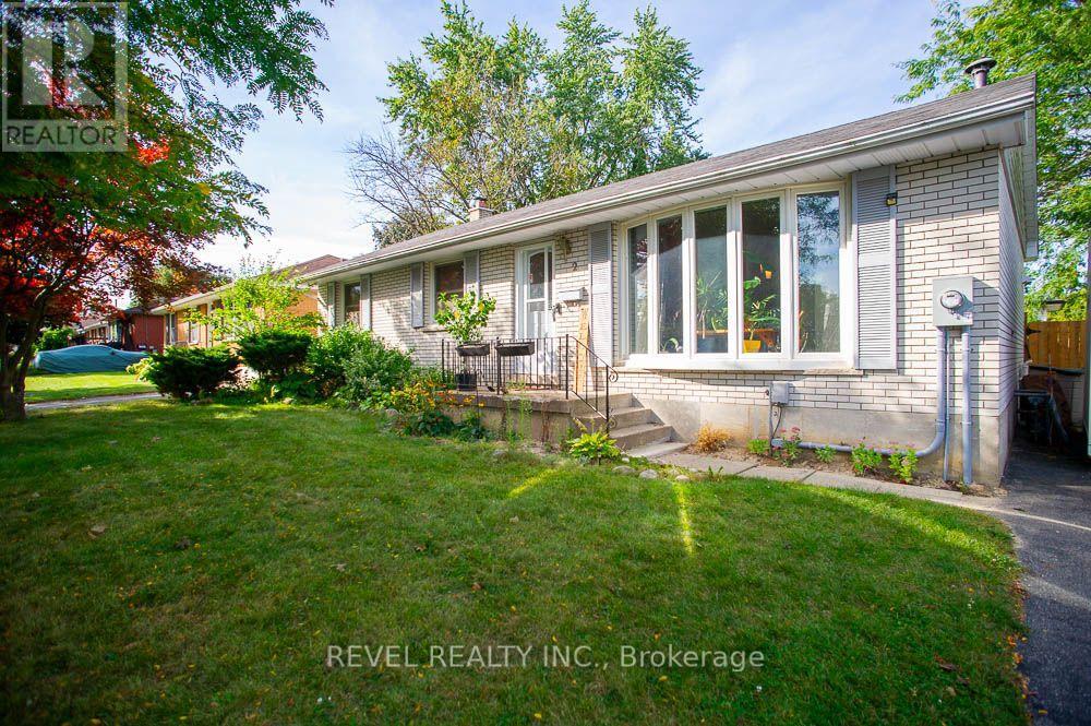 2 Morning Dew Drive, Brantford, Ontario  N3R 3P2 - Photo 3 - X13812620