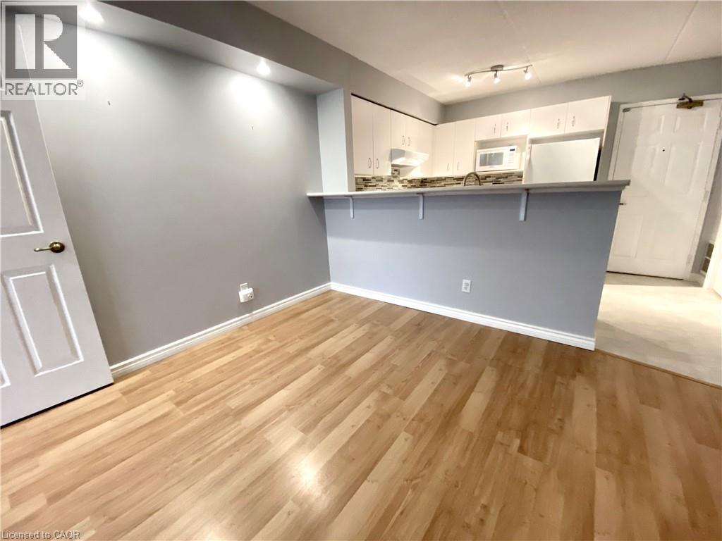 1450 Bishops Gate Unit# 209, Oakville, Ontario  L6M 4N1 - Photo 5 - 40865053