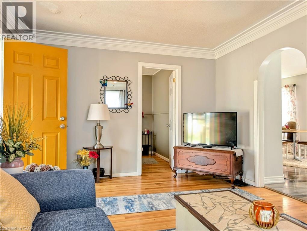 62 Ninth Avenue, Brantford, Ontario  N3S 1E4 - Photo 4 - 40859368