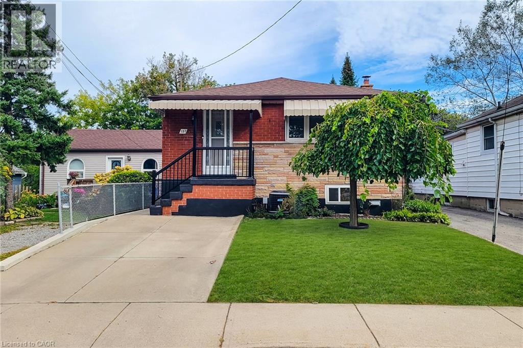 137 East 16th Street, Hamilton, Ontario  L9A 4J4 - Photo 2 - 40863063