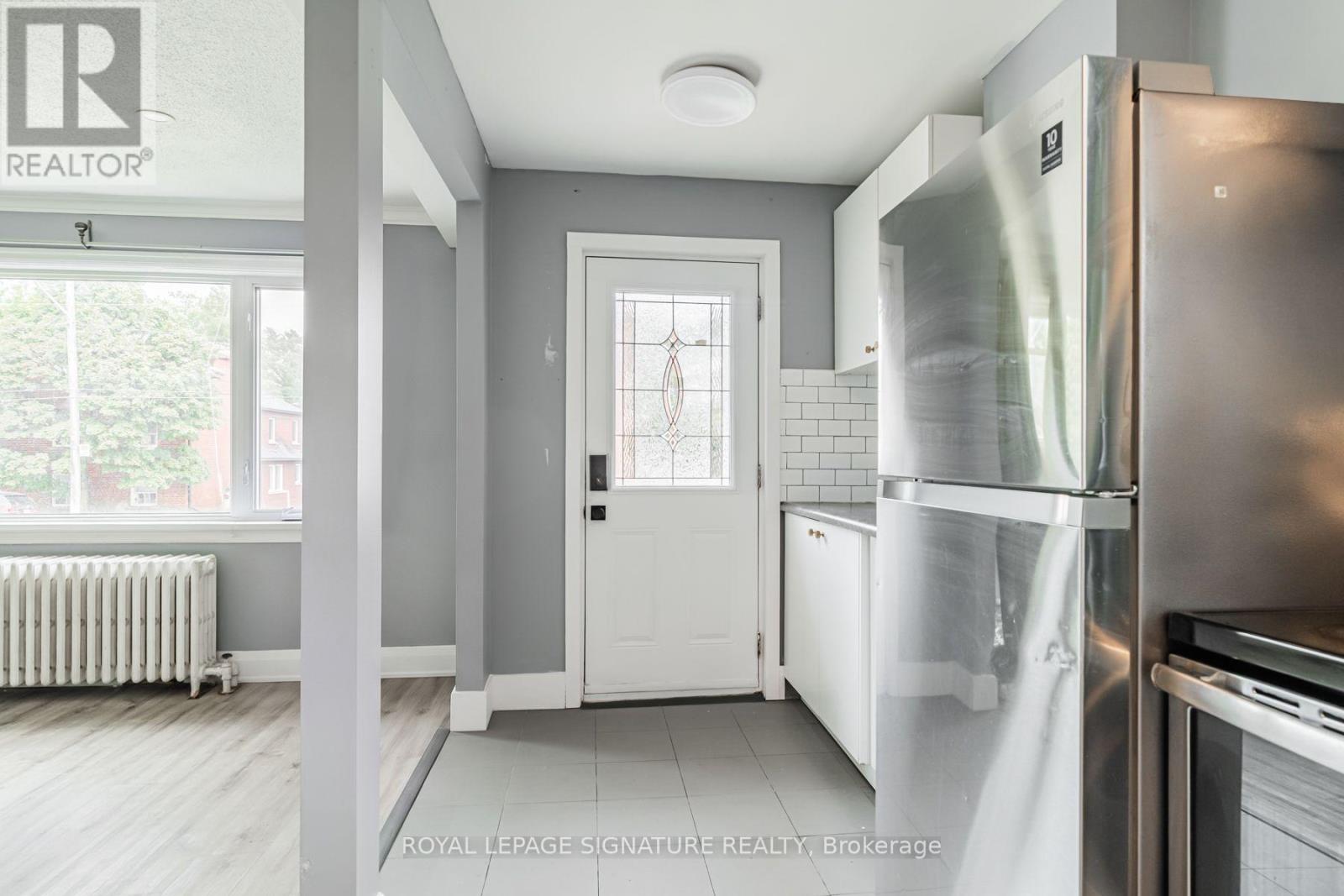 2935 St Clair Avenue E, Toronto, Ontario  M4B 1N9 - Photo 3 - E13804026