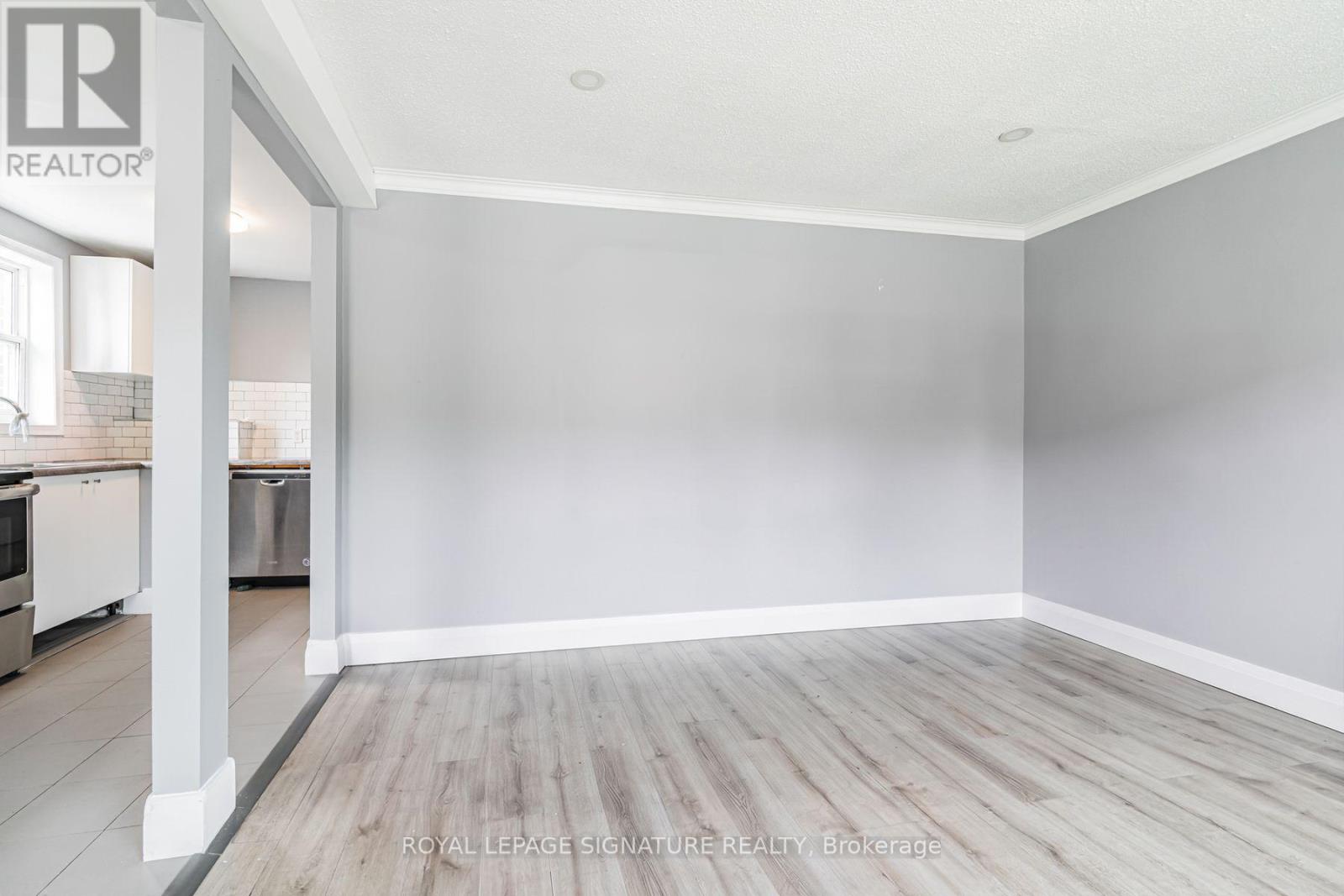 2935 St Clair Avenue E, Toronto, Ontario  M4B 1N9 - Photo 7 - E13804026