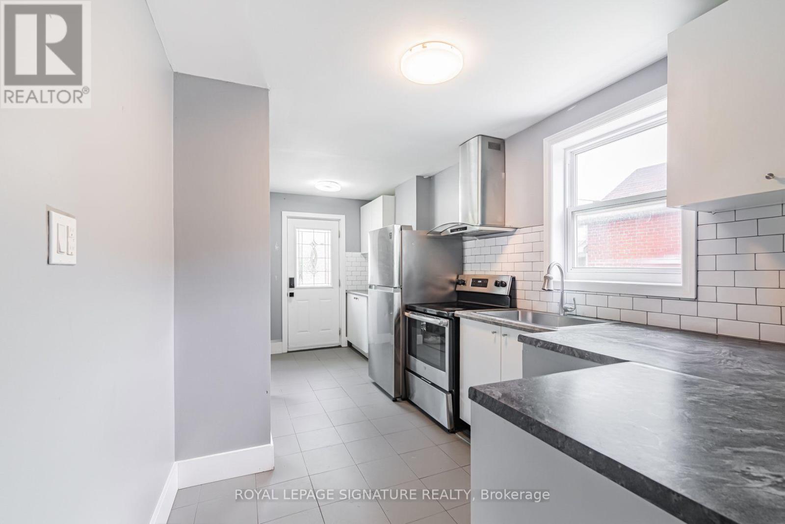 2935 St Clair Avenue E, Toronto, Ontario  M4B 1N9 - Photo 9 - E13804026