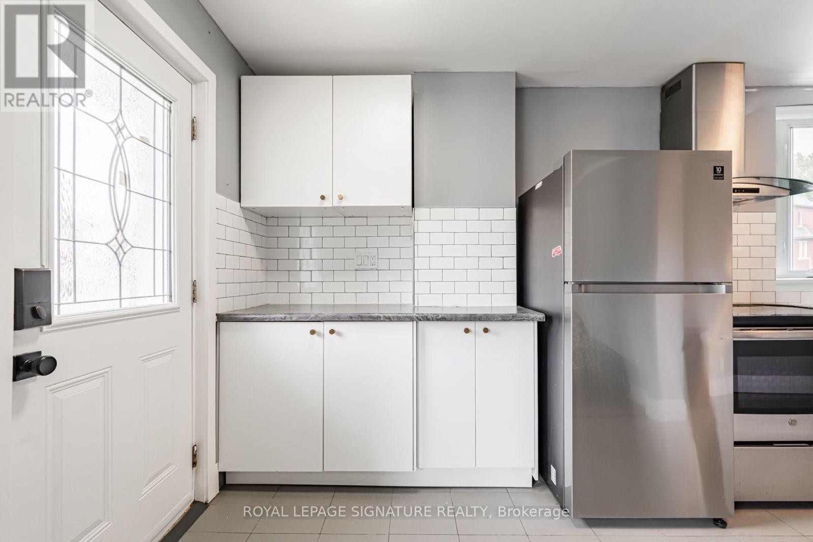 2935 St Clair Avenue E, Toronto, Ontario  M4B 1N9 - Photo 4 - E13804026