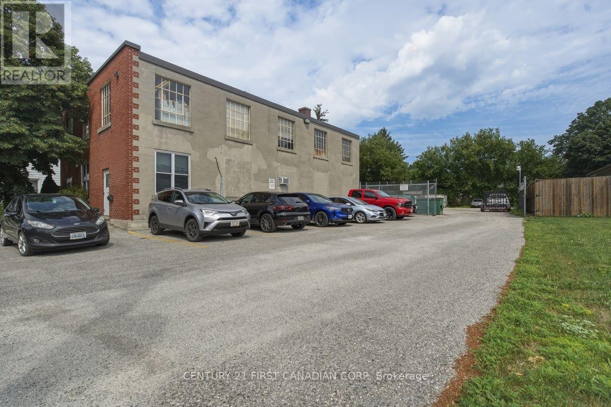 745 Hounsfield Street, Woodstock, Ontario  N4S 1P6 - Photo 2 - X13812868