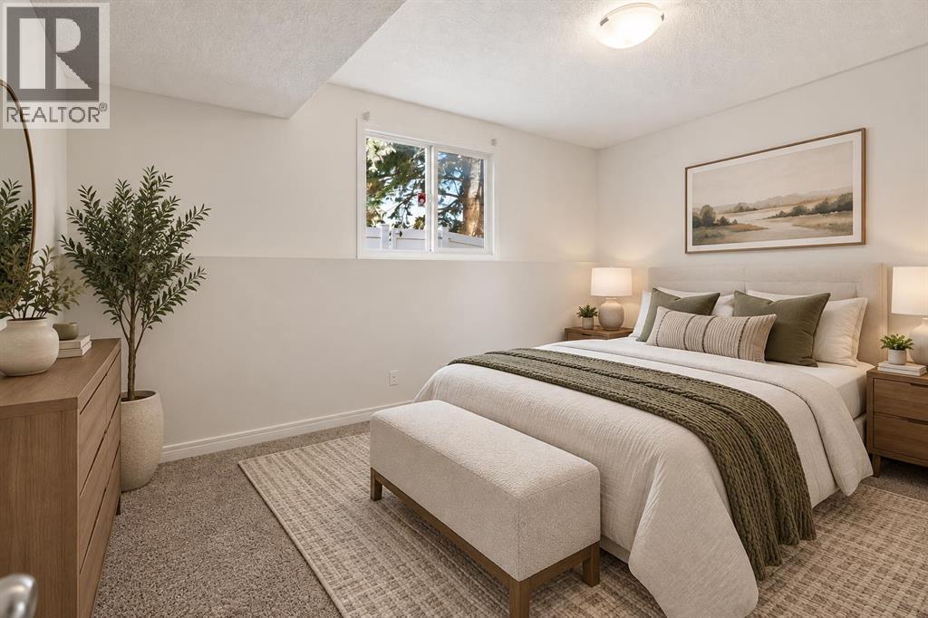 237 Sabrina Way SW, Calgary, Alberta  T2W 4J4 - Photo 13 - A2340712
