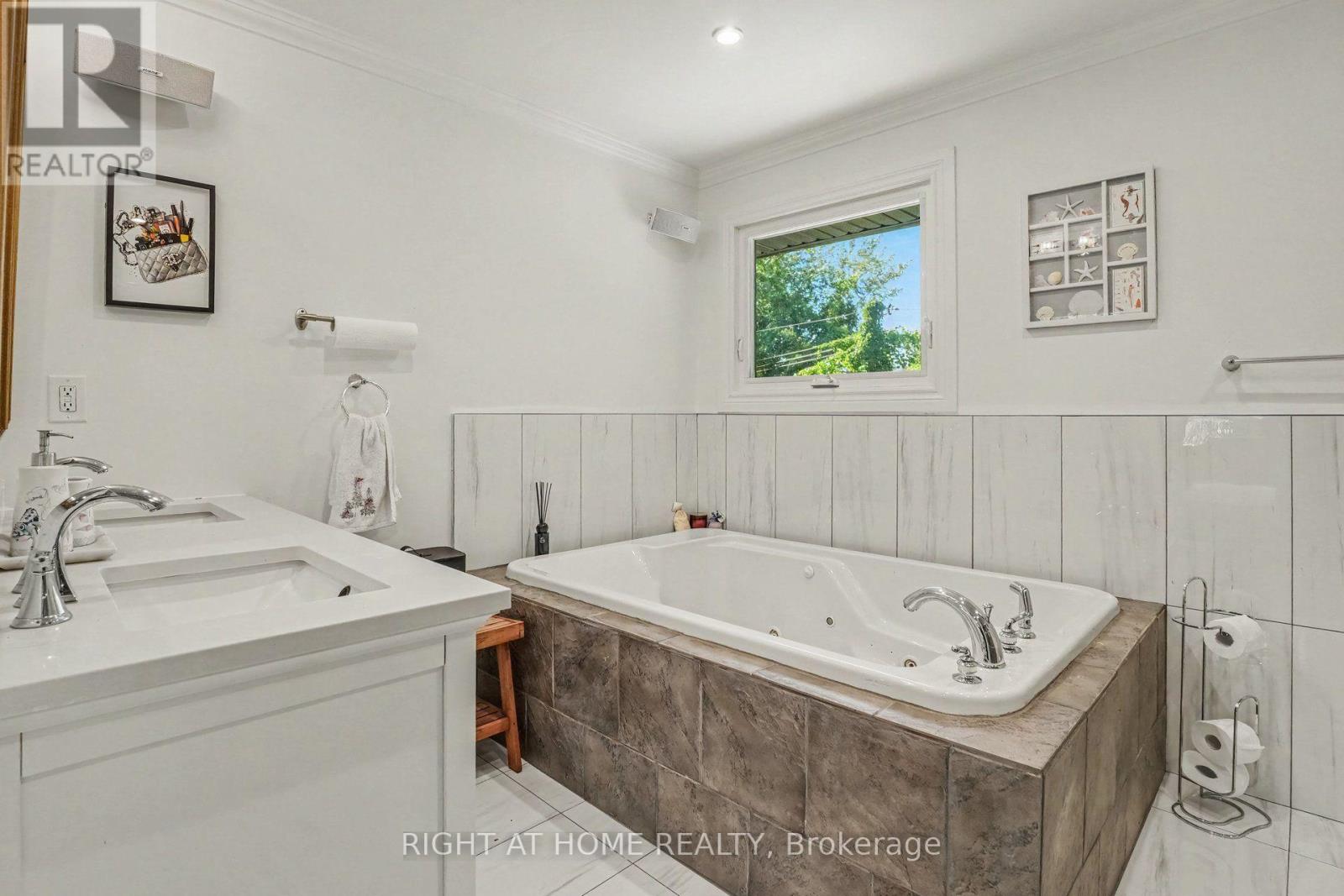 14 Trillium Avenue, Ottawa, Ontario  K2E 5M9 - Photo 19 - X13812780