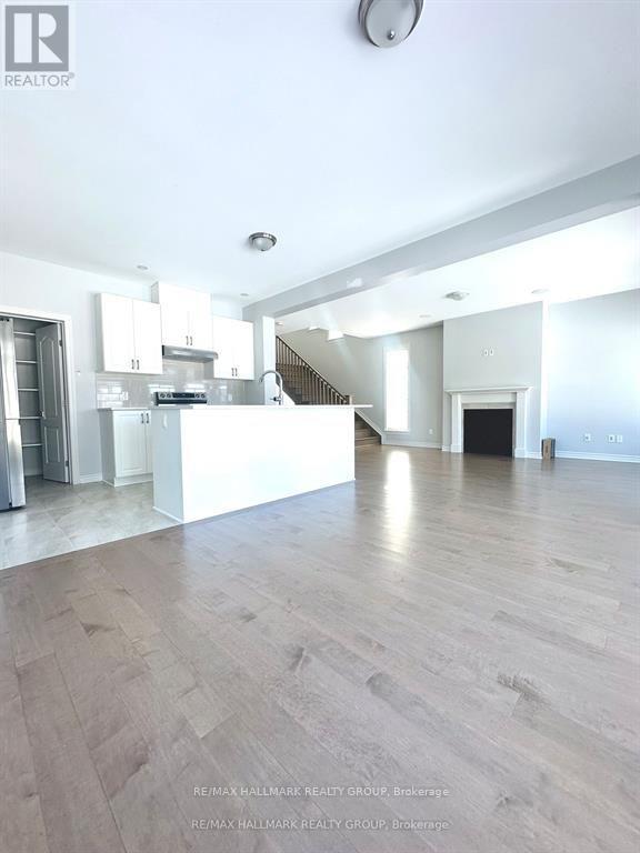 863 Snowdrop Crescent, Ottawa, Ontario  K1T 0X7 - Photo 4 - X13812920