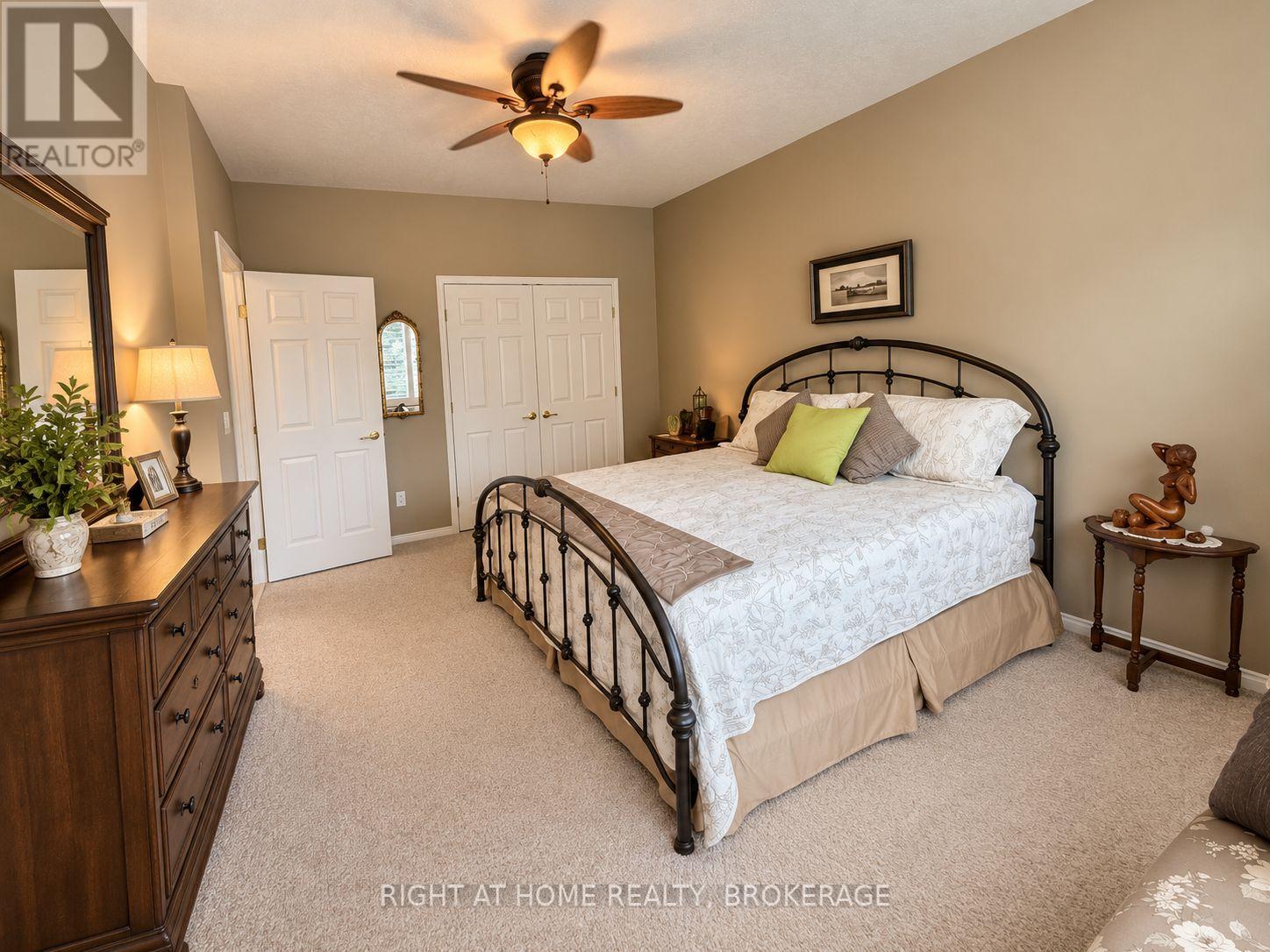 40 Stornoway Crescent N, Huron East, Ontario  N0K 1W0 - Photo 12 - X13812790