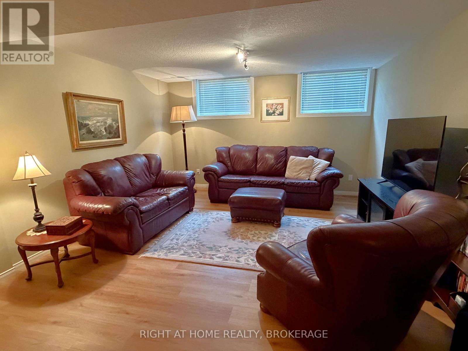 40 Stornoway Crescent N, Huron East, Ontario  N0K 1W0 - Photo 20 - X13812790