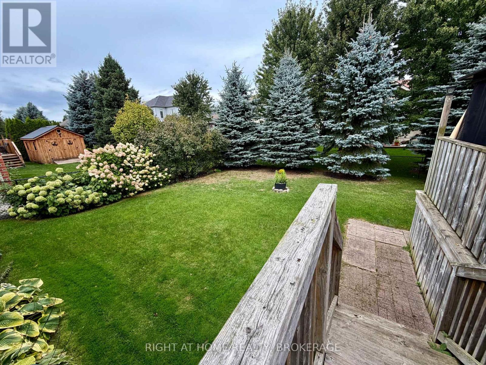 40 Stornoway Crescent N, Huron East, Ontario  N0K 1W0 - Photo 31 - X13812790