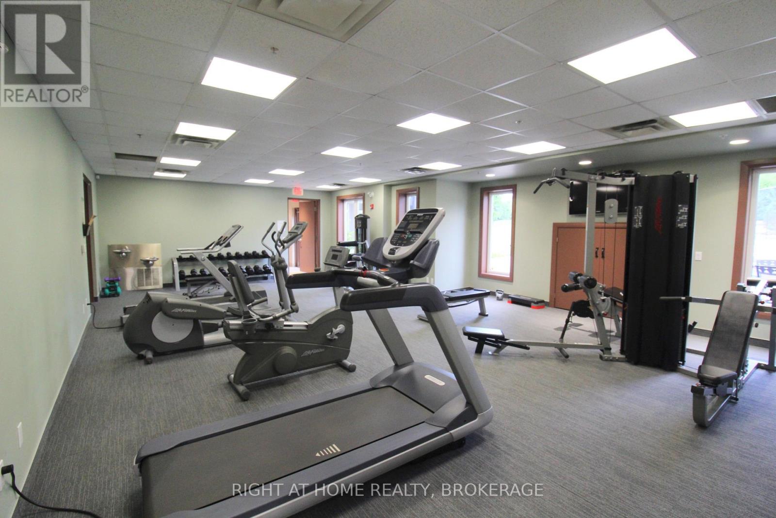 40 Stornoway Crescent N, Huron East, Ontario  N0K 1W0 - Photo 40 - X13812790