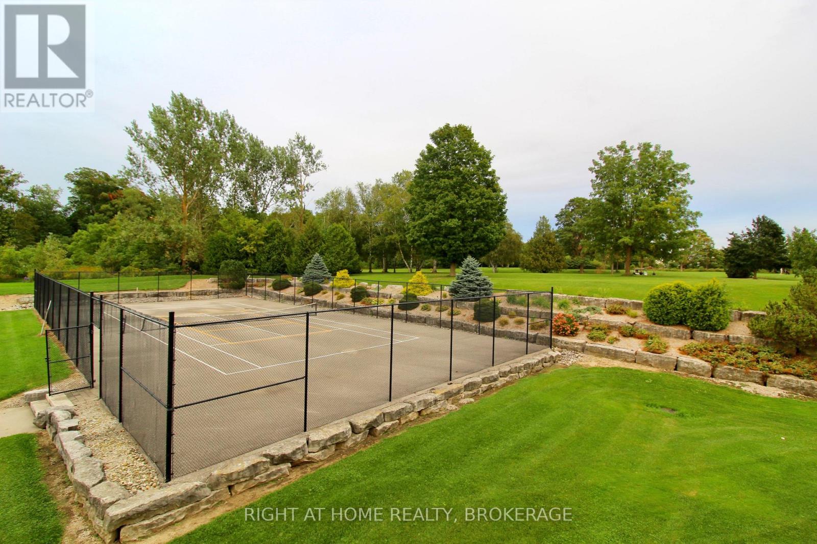 40 Stornoway Crescent N, Huron East, Ontario  N0K 1W0 - Photo 43 - X13812790