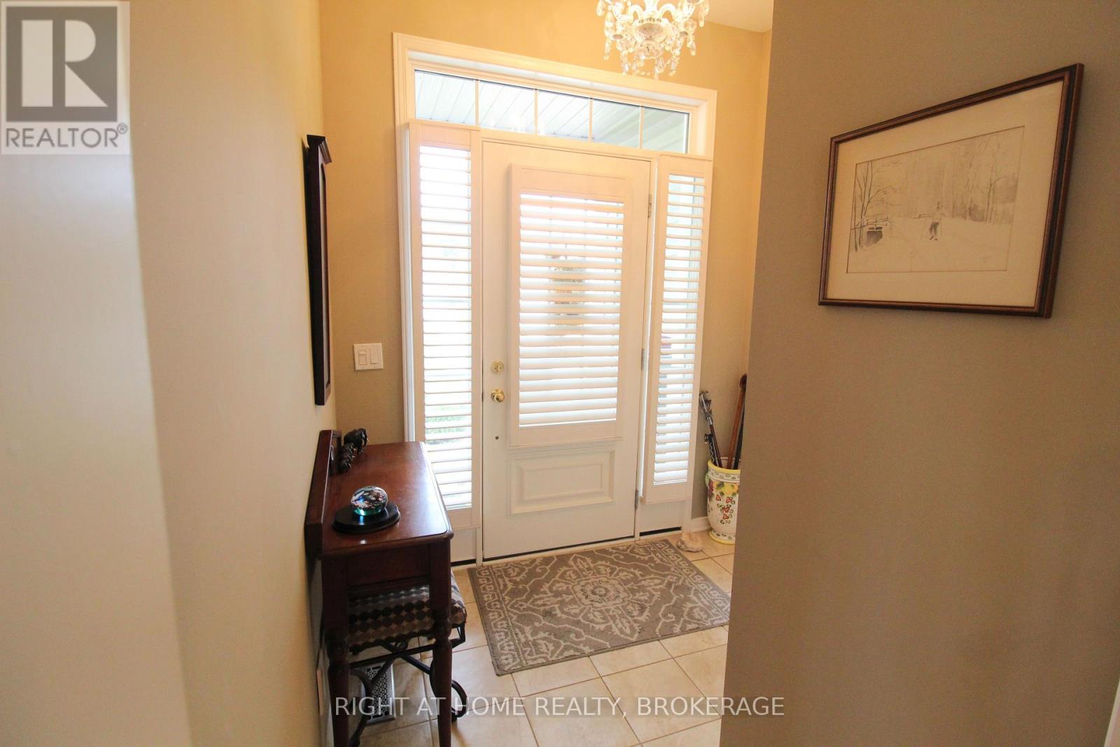 40 Stornoway Crescent N, Huron East, Ontario  N0K 1W0 - Photo 5 - X13812790