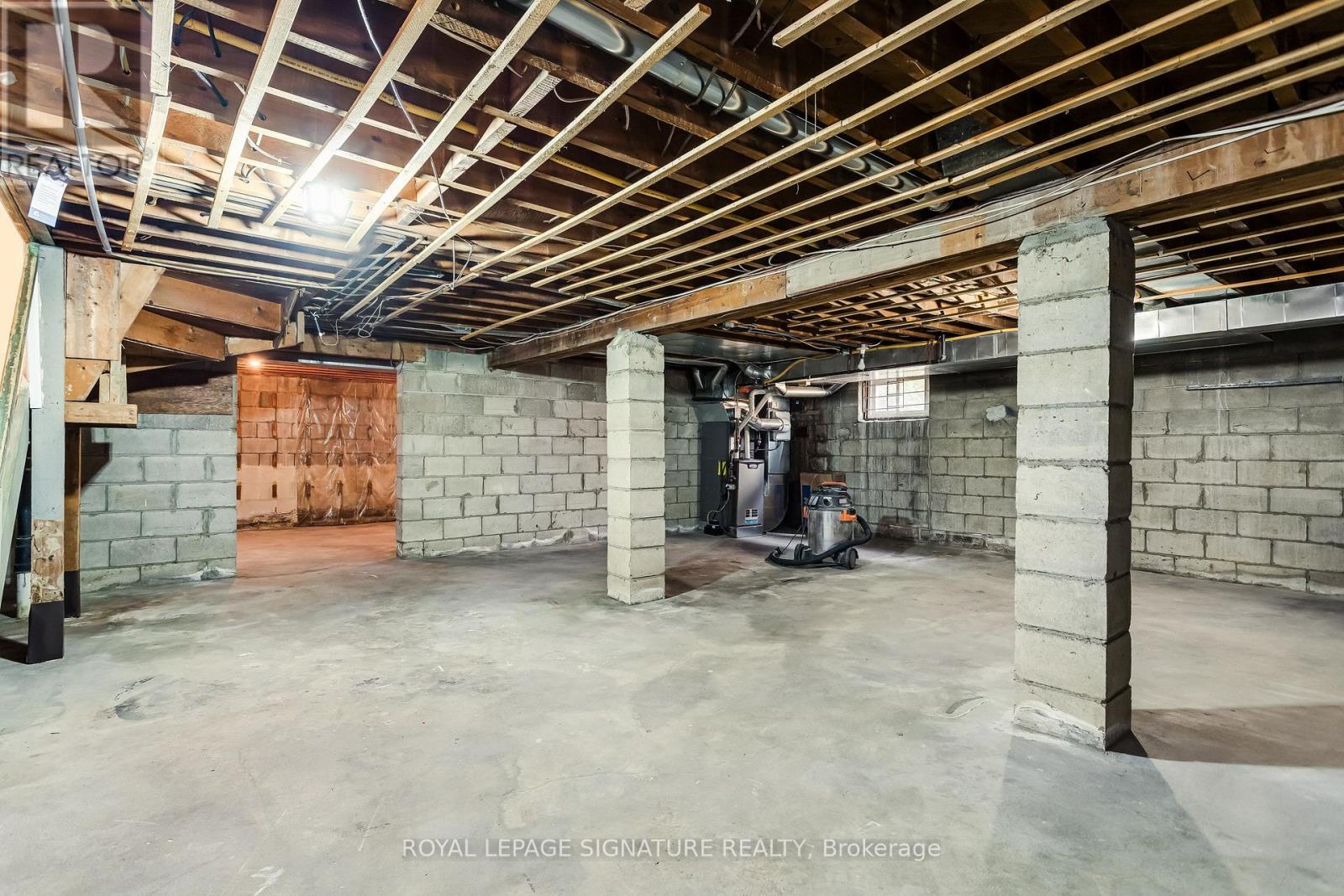 32 Wigan Crescent, Toronto, Ontario  M3H 3A4 - Photo 20 - C13812904