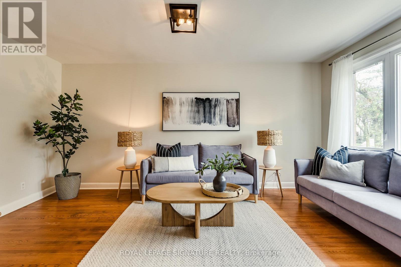 32 Wigan Crescent, Toronto, Ontario  M3H 3A4 - Photo 4 - C13812904