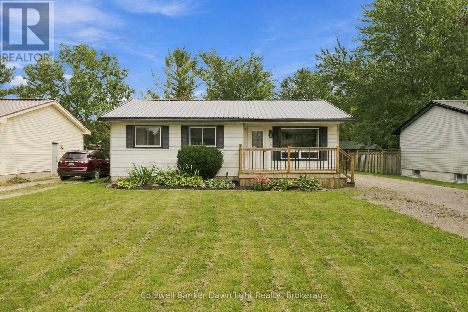 170 Jarvis Street S, Huron East, Ontario  N0K 1W0 - Photo 2 - X13812830