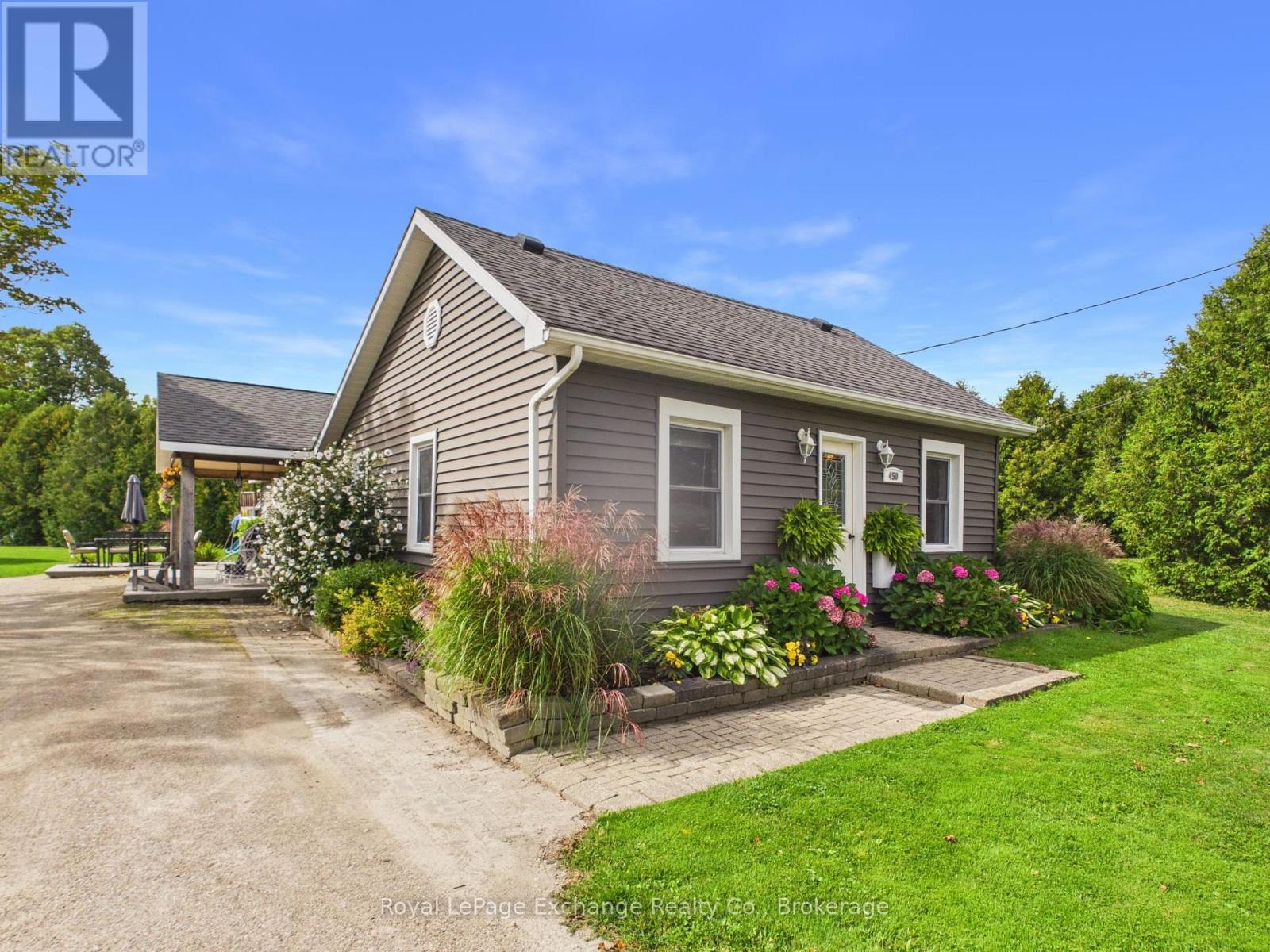 450 Ludgard Street, Huron-Kinloss, Ontario  N0G 2H0 - Photo 2 - X13812924