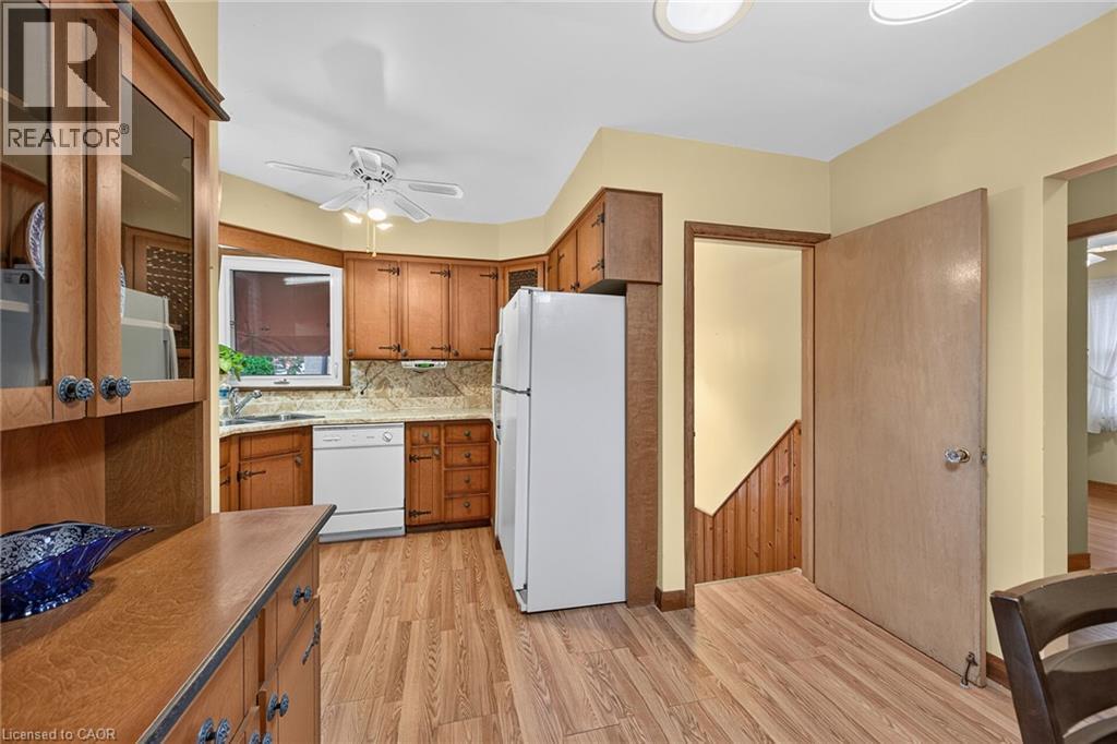 390 East 37th Street, Hamilton, Ontario  L8V 4B8 - Photo 13 - 40863488