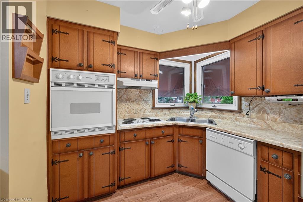 390 East 37th Street, Hamilton, Ontario  L8V 4B8 - Photo 15 - 40863488