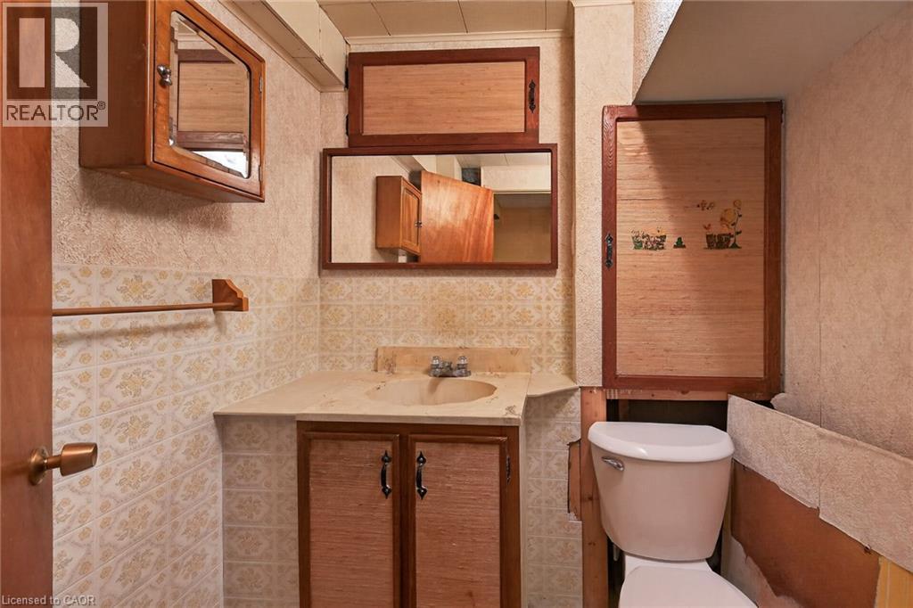 390 East 37th Street, Hamilton, Ontario  L8V 4B8 - Photo 31 - 40863488
