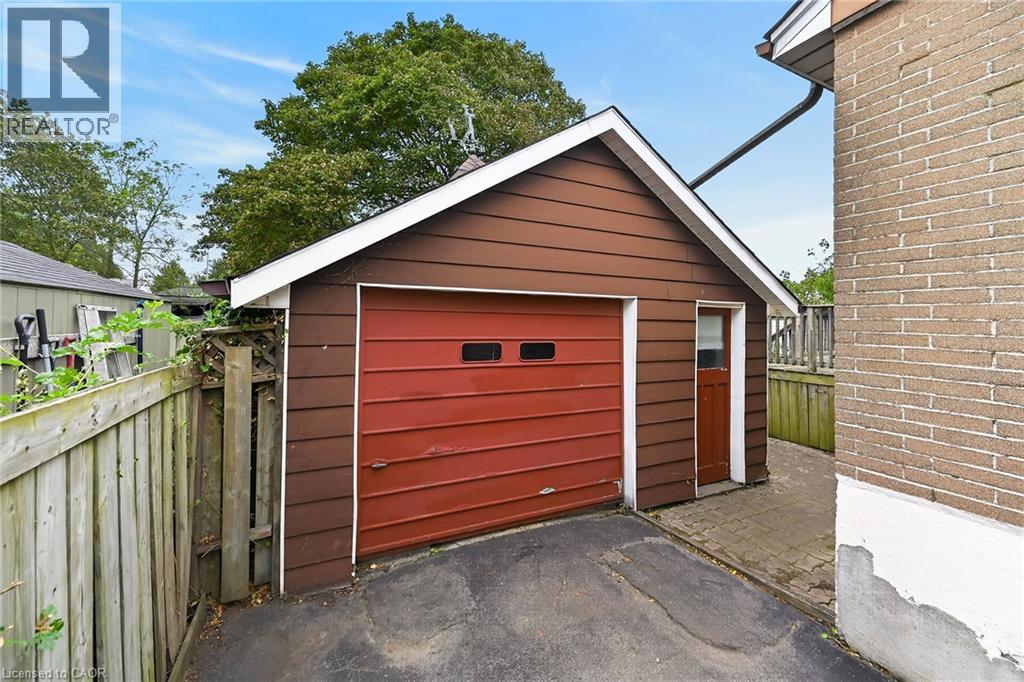 390 East 37th Street, Hamilton, Ontario  L8V 4B8 - Photo 45 - 40863488