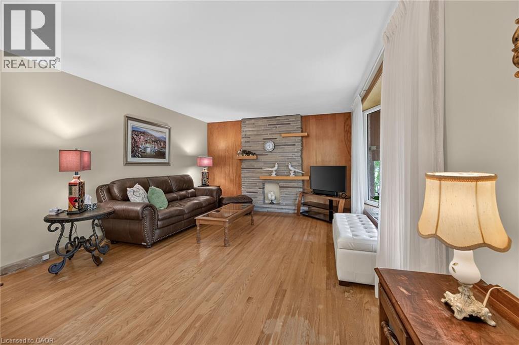 390 East 37th Street, Hamilton, Ontario  L8V 4B8 - Photo 5 - 40863488