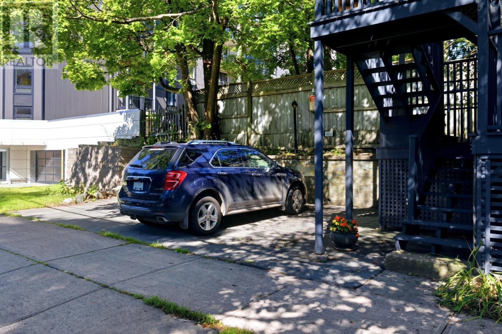 1038 Lucknow Street photo 28