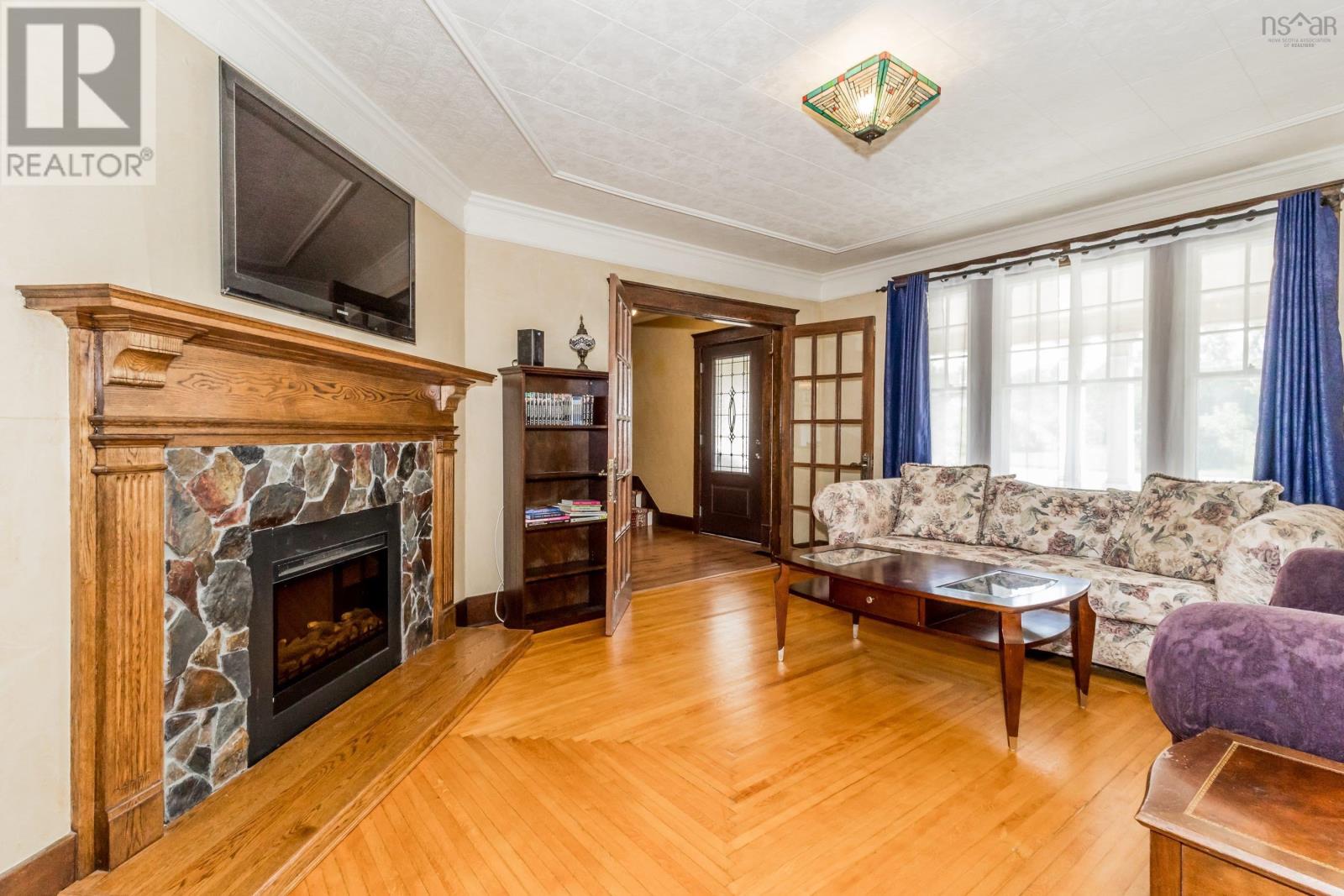 9039 Highway 201 photo 14