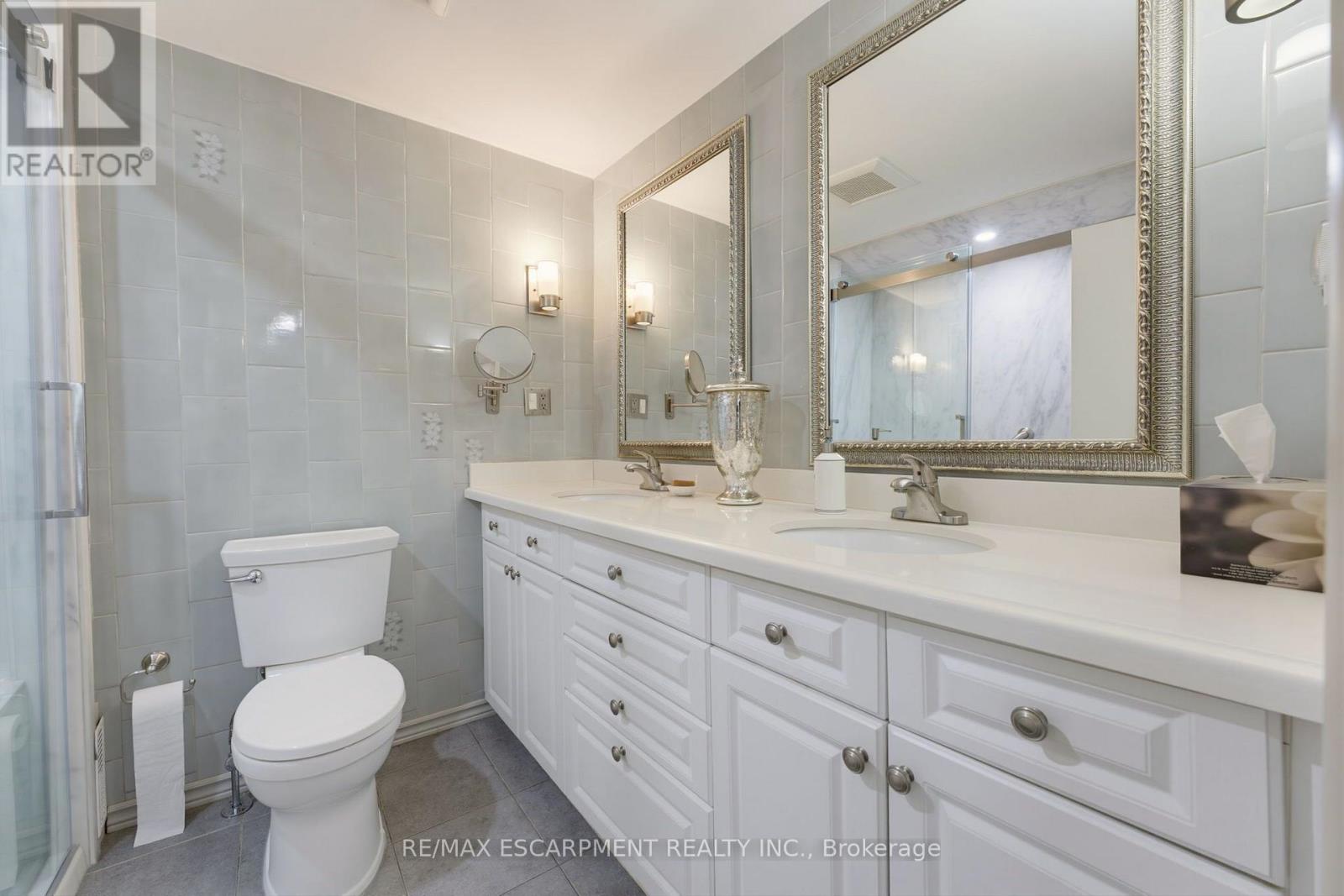 1316 Nevarc Drive, Burlington, Ontario  L7R 3X5 - Photo 17 - W13812812