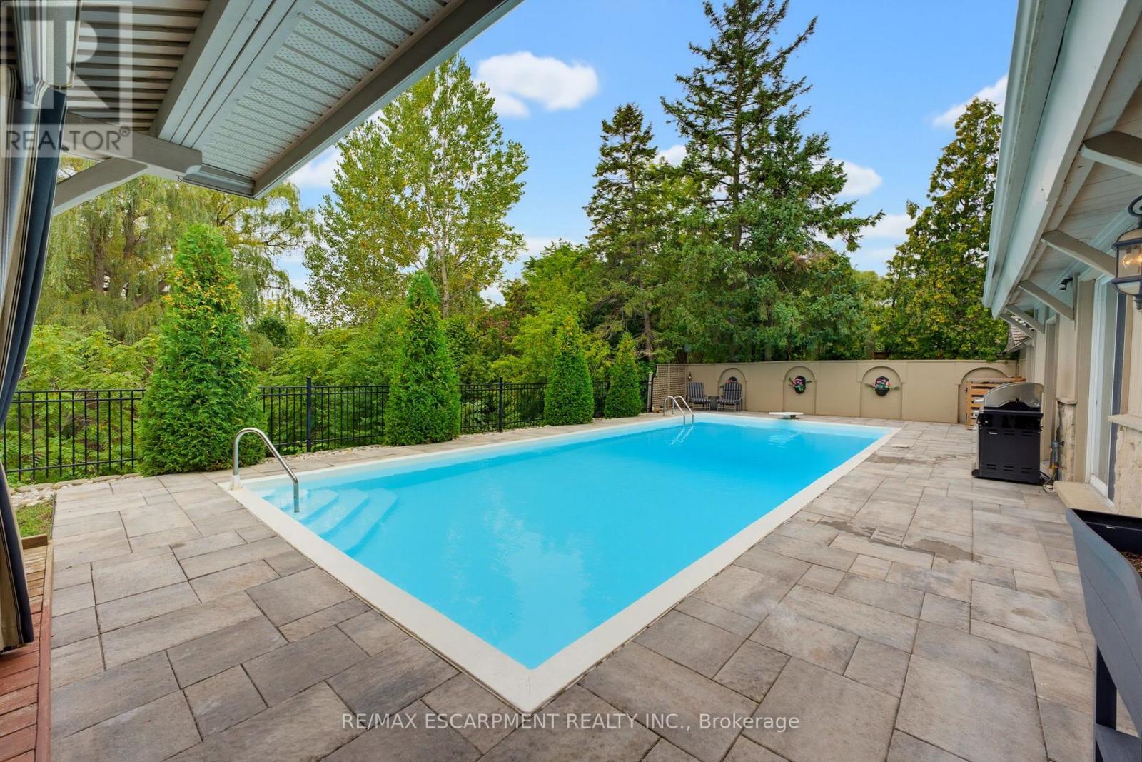 1316 Nevarc Drive, Burlington, Ontario  L7R 3X5 - Photo 19 - W13812812