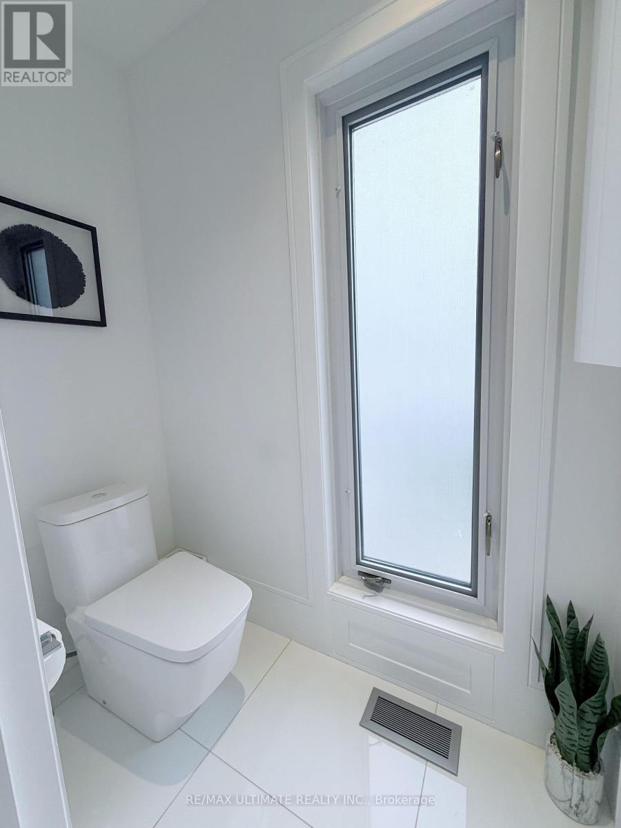 1139 Glengrove Avenue W, Toronto, Ontario  M6B 2K5 - Photo 27 - W13812816