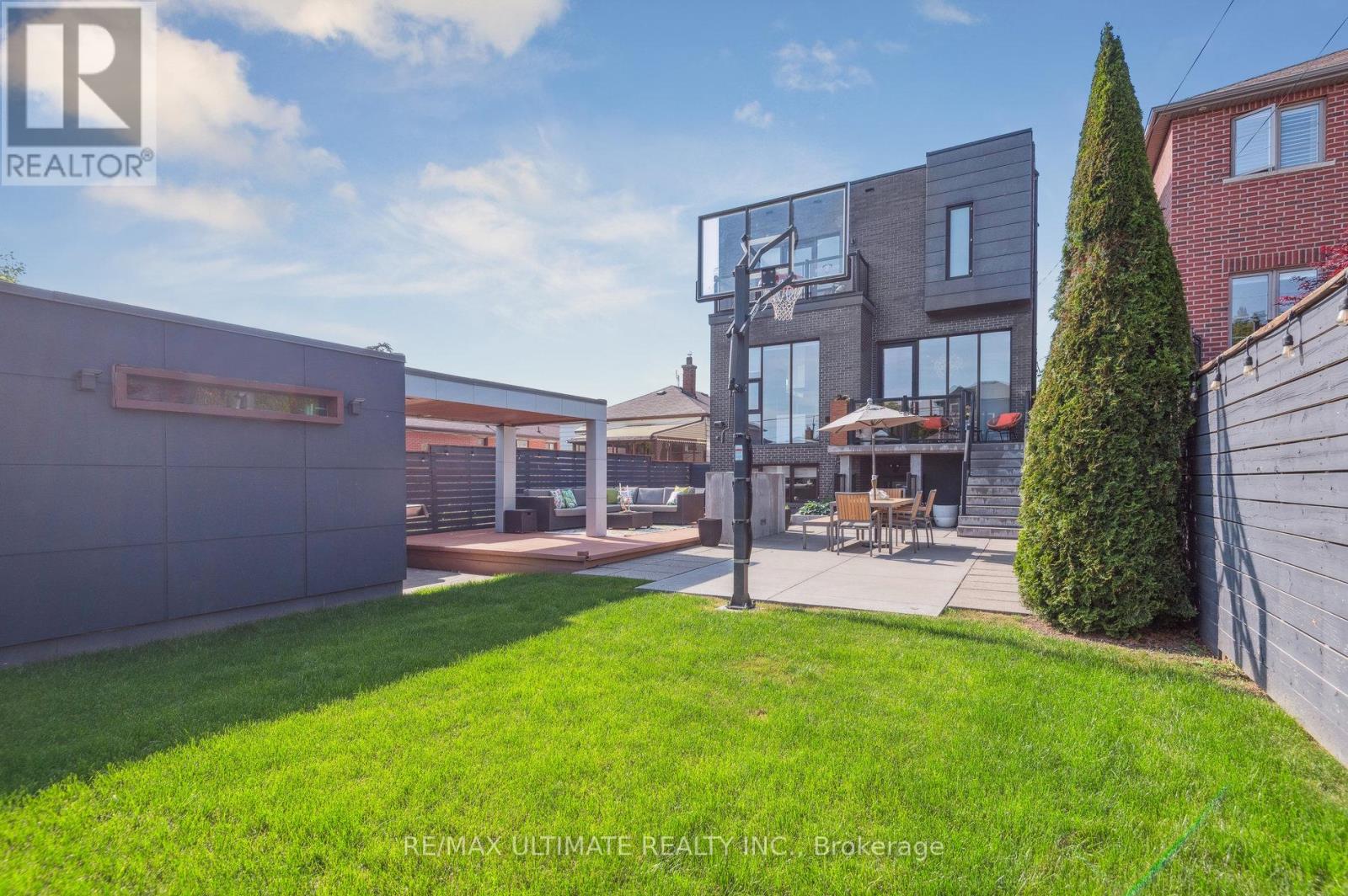 1139 Glengrove Avenue W, Toronto, Ontario  M6B 2K5 - Photo 46 - W13812816
